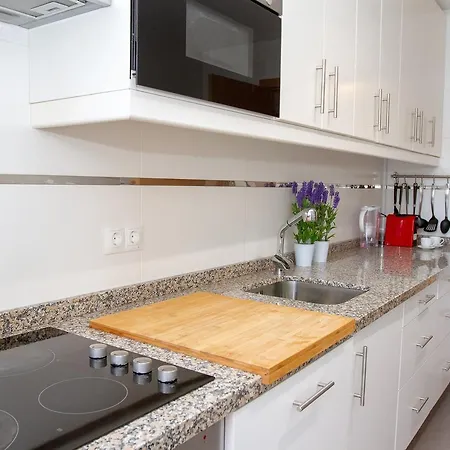 Lydia Uno * 托雷莫利诺斯