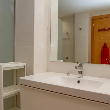 Lydia Uno 托雷莫利诺斯