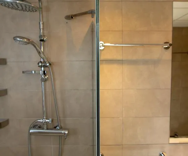 Lydia Uno Appartement *