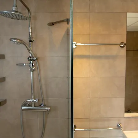 Lydia Uno Appartement *